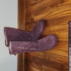 BEARPAW Suede boots. Size 8 womens